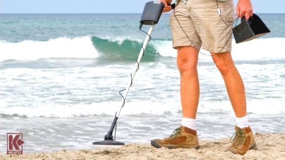 Beach Metal Detecting