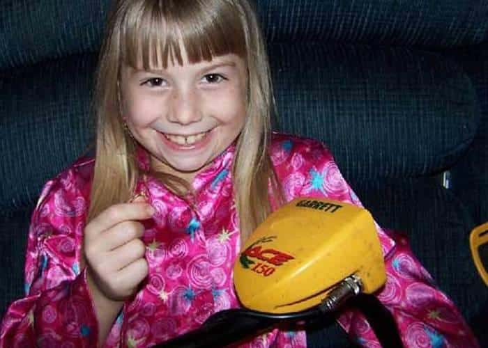 kayleigh-came-walking-over-to-me-with-a-big-smile-1