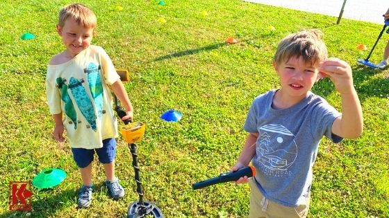 Using The Detector And Pinpointer To Find Coins