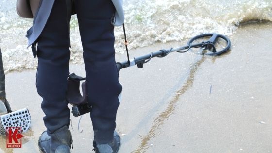 Detecting In The Freshwater Beach